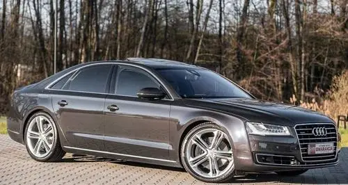 AUDI A8 