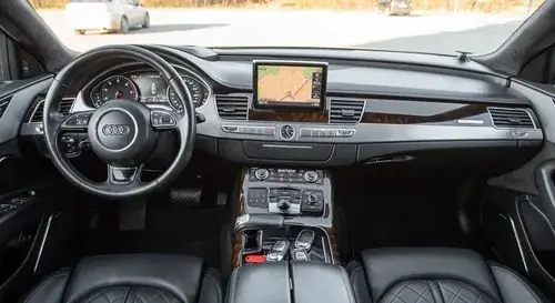 AUDI A8 