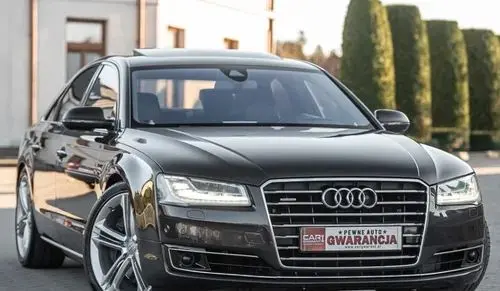 AUDI A8 