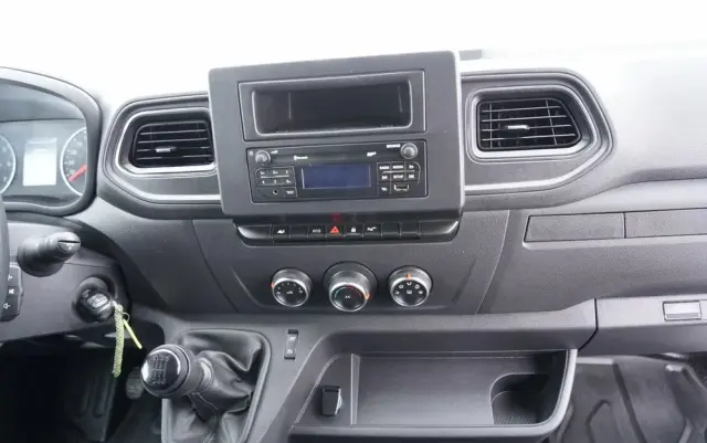 RENAULT MASTER / BLASZAK / FURGON / BRYGADÓWKA 7 MIEJSC / ZABUDOWA / POLSKI SALON / JEDEN WŁAŚCIEL 