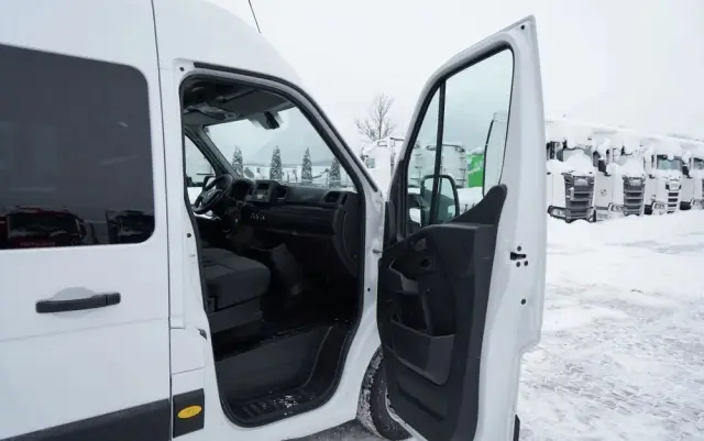 RENAULT MASTER / BLASZAK / FURGON / BRYGADÓWKA 7 MIEJSC / ZABUDOWA / POLSKI SALON / JEDEN WŁAŚCIEL 