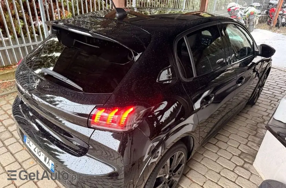 PEUGEOT 208 PureTech 100 EAT8 GT