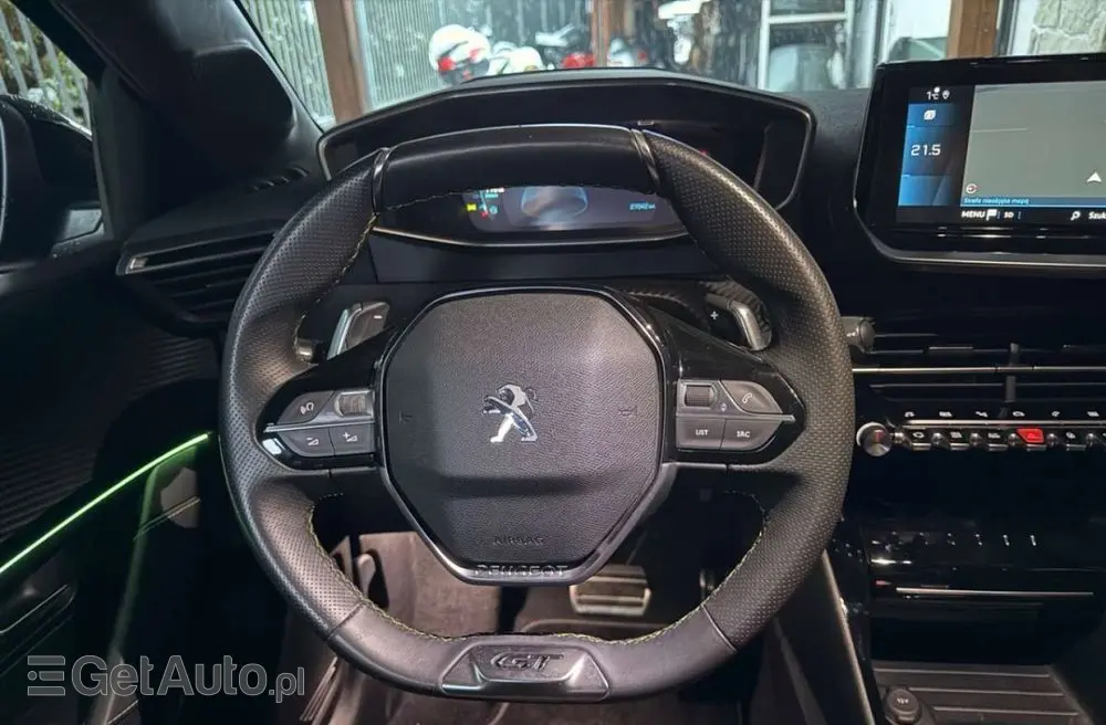 PEUGEOT 208 PureTech 100 EAT8 GT