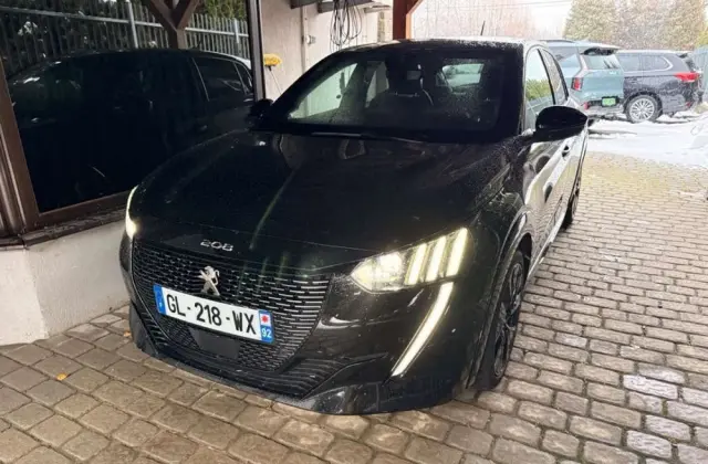 PEUGEOT 208 PureTech 100 EAT8 GT