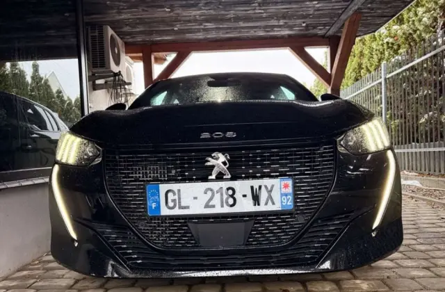 PEUGEOT 208 PureTech 100 EAT8 GT