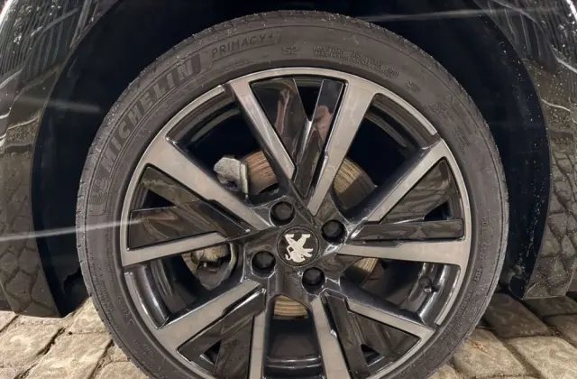 PEUGEOT 208 PureTech 100 EAT8 GT