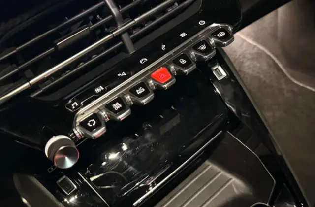 PEUGEOT 208 PureTech 100 EAT8 GT