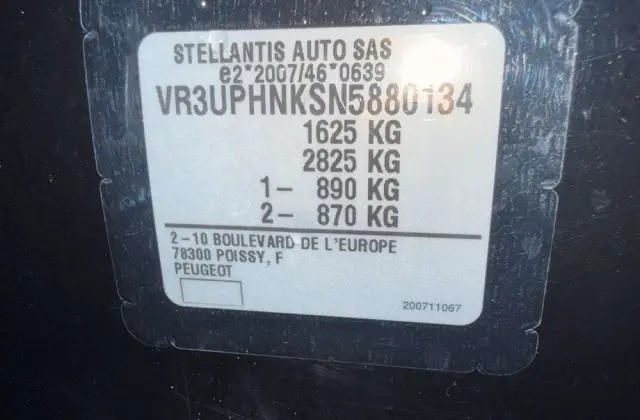 PEUGEOT 208 PureTech 100 EAT8 GT