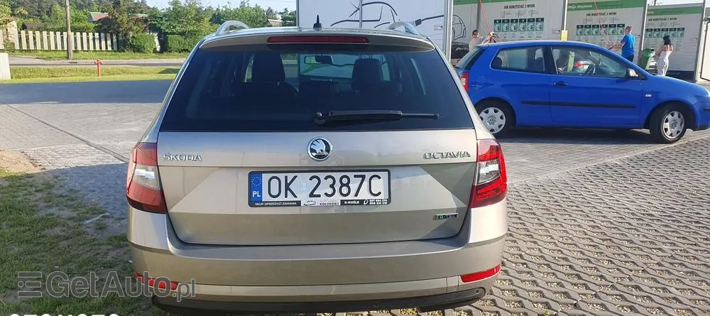 SKODA Octavia 