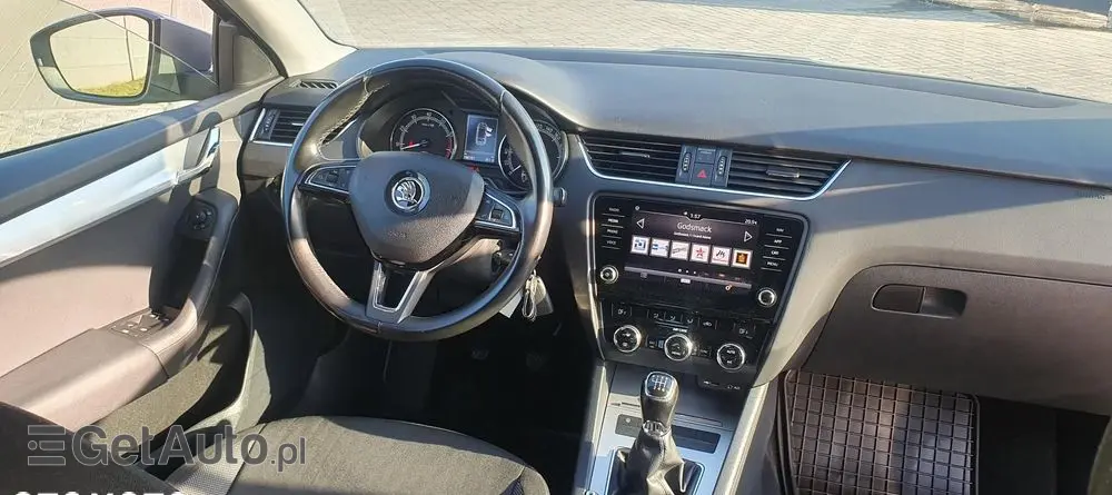 SKODA Octavia 