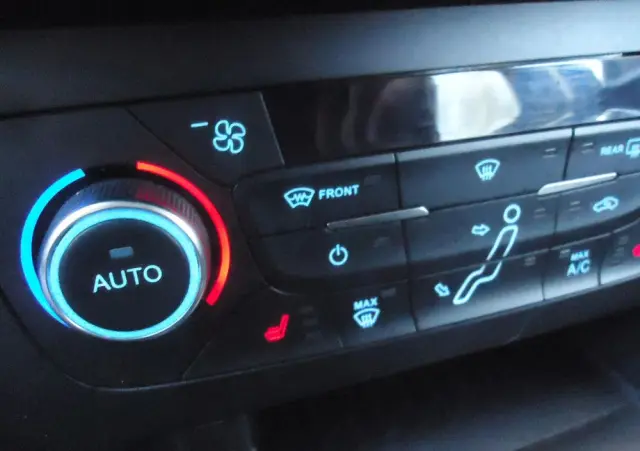 FORD Focus 1.5 EcoBoost Titanium ASS