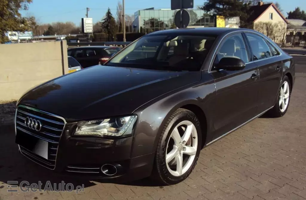 AUDI A8 