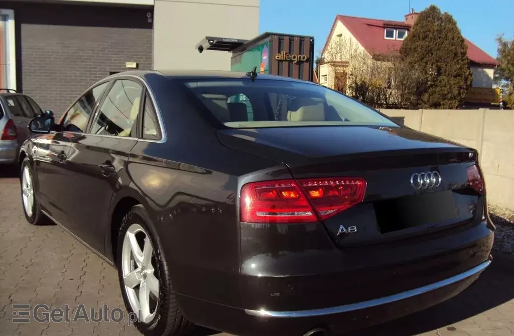 AUDI A8 
