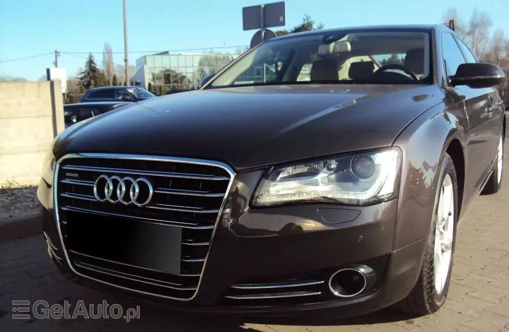 AUDI A8 