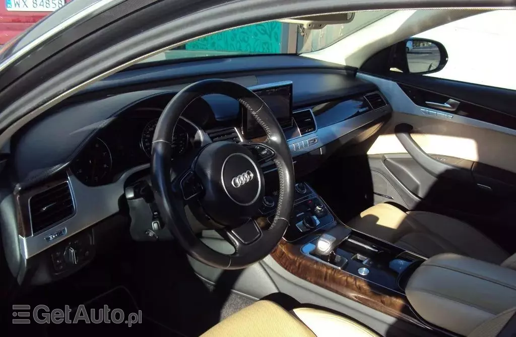 AUDI A8 