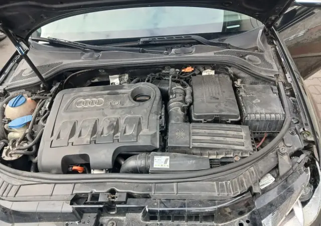 AUDI A3 Cabrio 2.0 TDI DPF S tronic Ambition