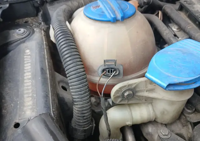 AUDI A3 Cabrio 2.0 TDI DPF S tronic Ambition