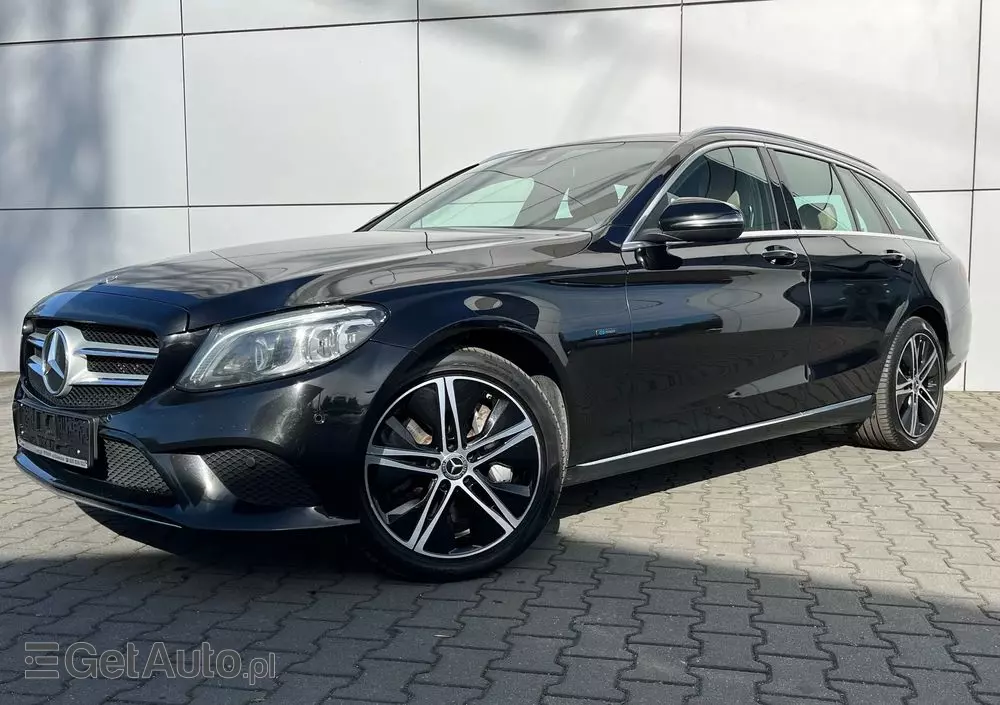 MERCEDES-BENZ Klasa C 300 e 9G-TRONIC