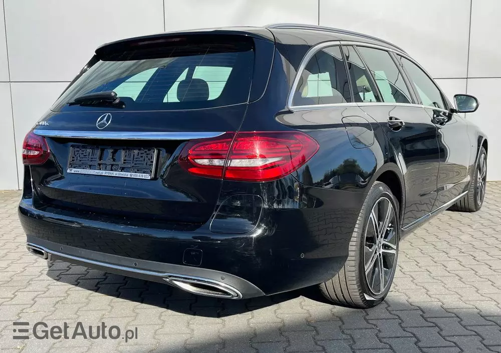 MERCEDES-BENZ Klasa C 300 e 9G-TRONIC