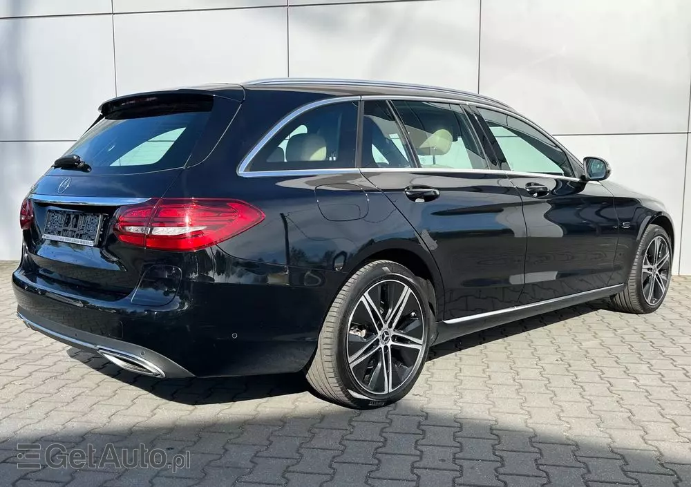 MERCEDES-BENZ Klasa C 300 e 9G-TRONIC