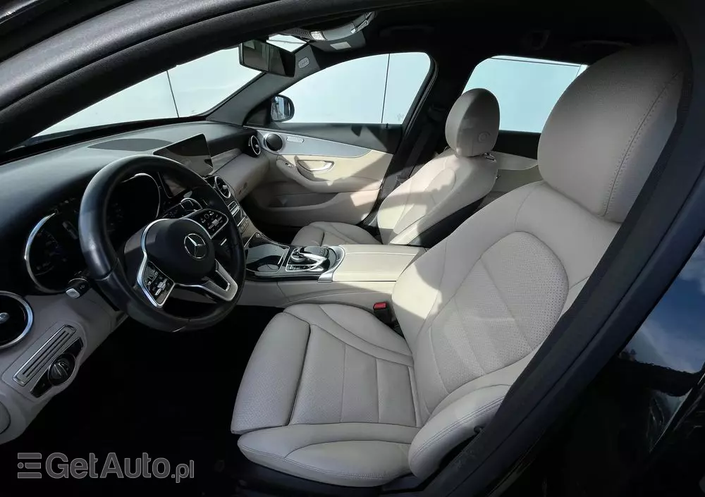 MERCEDES-BENZ Klasa C 300 e 9G-TRONIC