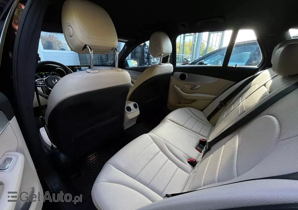 MERCEDES-BENZ Klasa C 300 e 9G-TRONIC