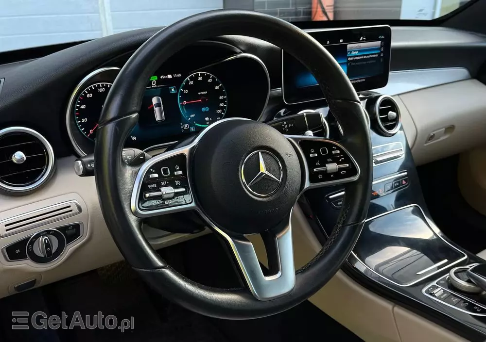 MERCEDES-BENZ Klasa C 300 e 9G-TRONIC