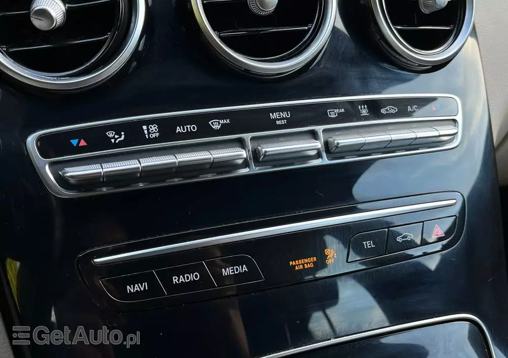 MERCEDES-BENZ Klasa C 300 e 9G-TRONIC