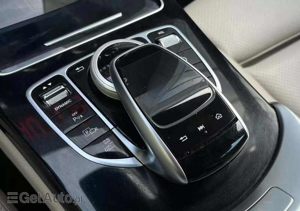 MERCEDES-BENZ Klasa C 300 e 9G-TRONIC