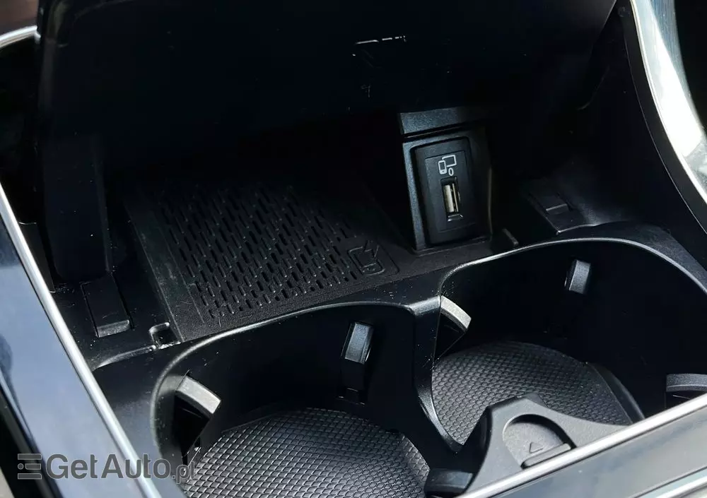 MERCEDES-BENZ Klasa C 300 e 9G-TRONIC