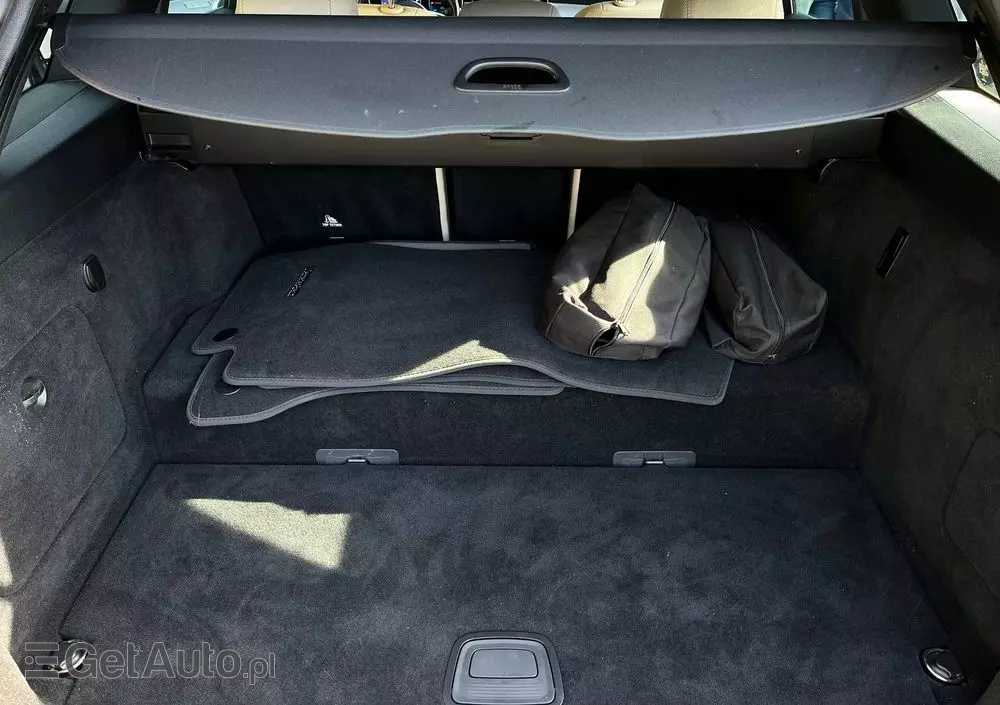 MERCEDES-BENZ Klasa C 300 e 9G-TRONIC