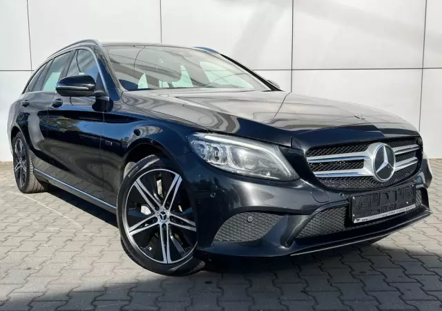 MERCEDES-BENZ Klasa C 300 e 9G-TRONIC