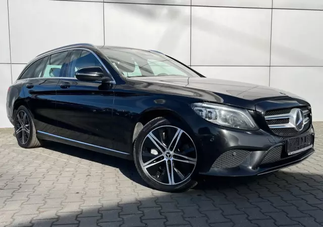 MERCEDES-BENZ Klasa C 300 e 9G-TRONIC