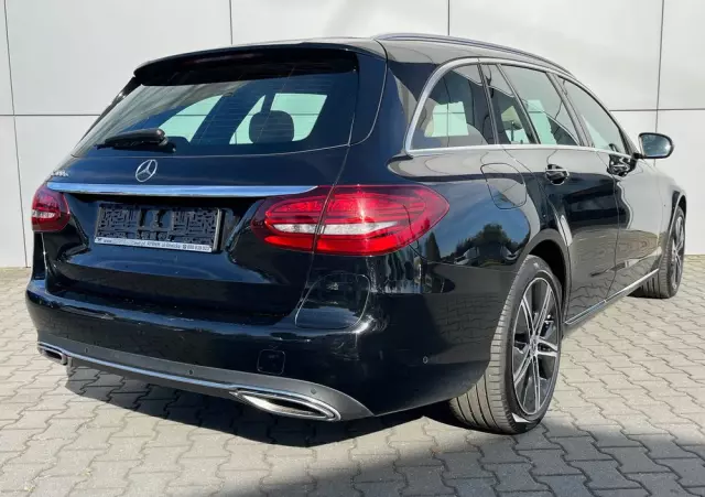 MERCEDES-BENZ Klasa C 300 e 9G-TRONIC