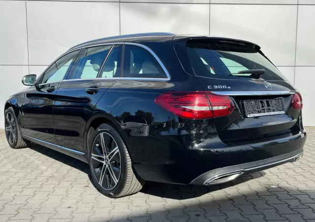 MERCEDES-BENZ Klasa C 300 e 9G-TRONIC