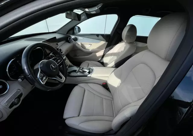 MERCEDES-BENZ Klasa C 300 e 9G-TRONIC