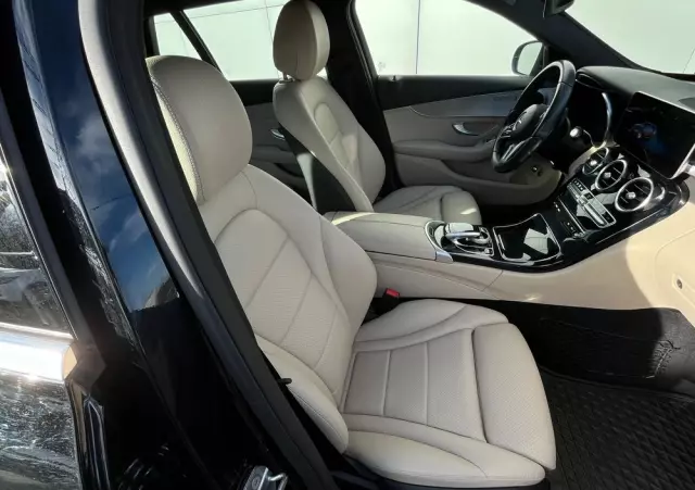 MERCEDES-BENZ Klasa C 300 e 9G-TRONIC