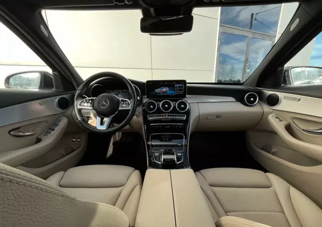 MERCEDES-BENZ Klasa C 300 e 9G-TRONIC