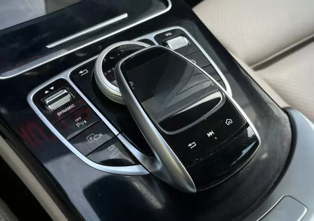 MERCEDES-BENZ Klasa C 300 e 9G-TRONIC