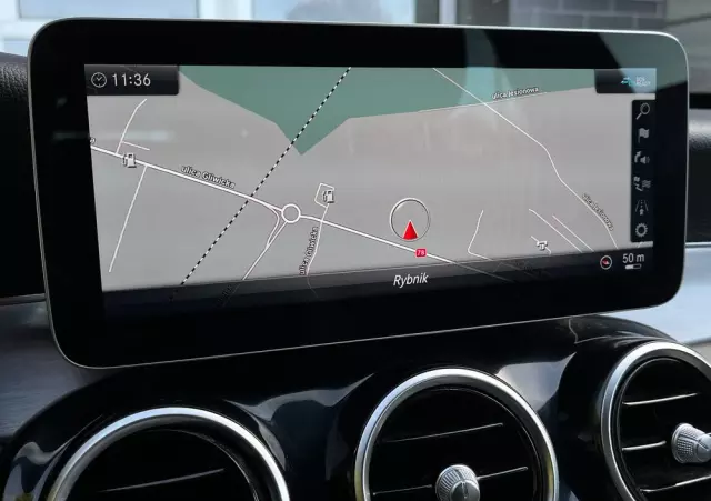 MERCEDES-BENZ Klasa C 300 e 9G-TRONIC