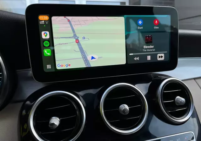 MERCEDES-BENZ Klasa C 300 e 9G-TRONIC