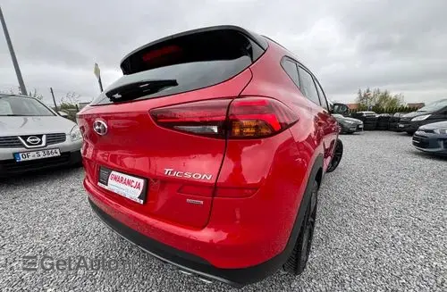 HYUNDAI Tucson 