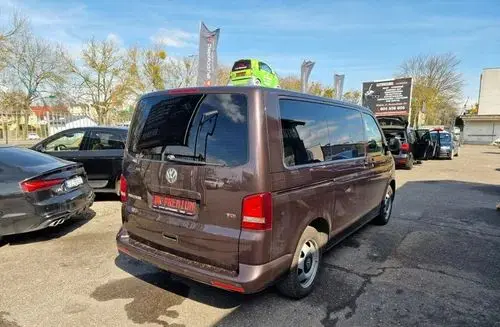 VOLKSWAGEN Multivan 