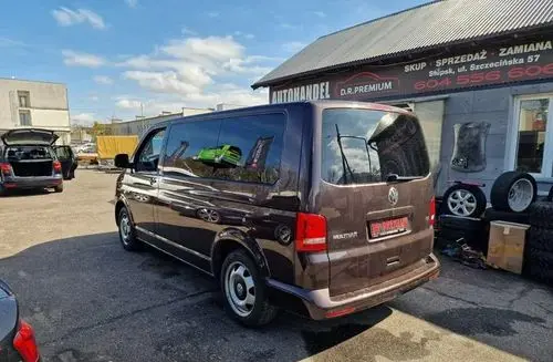 VOLKSWAGEN Multivan 