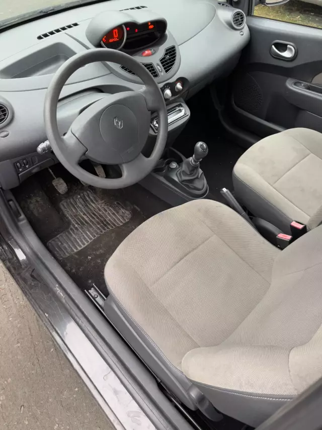 RENAULT Twingo 