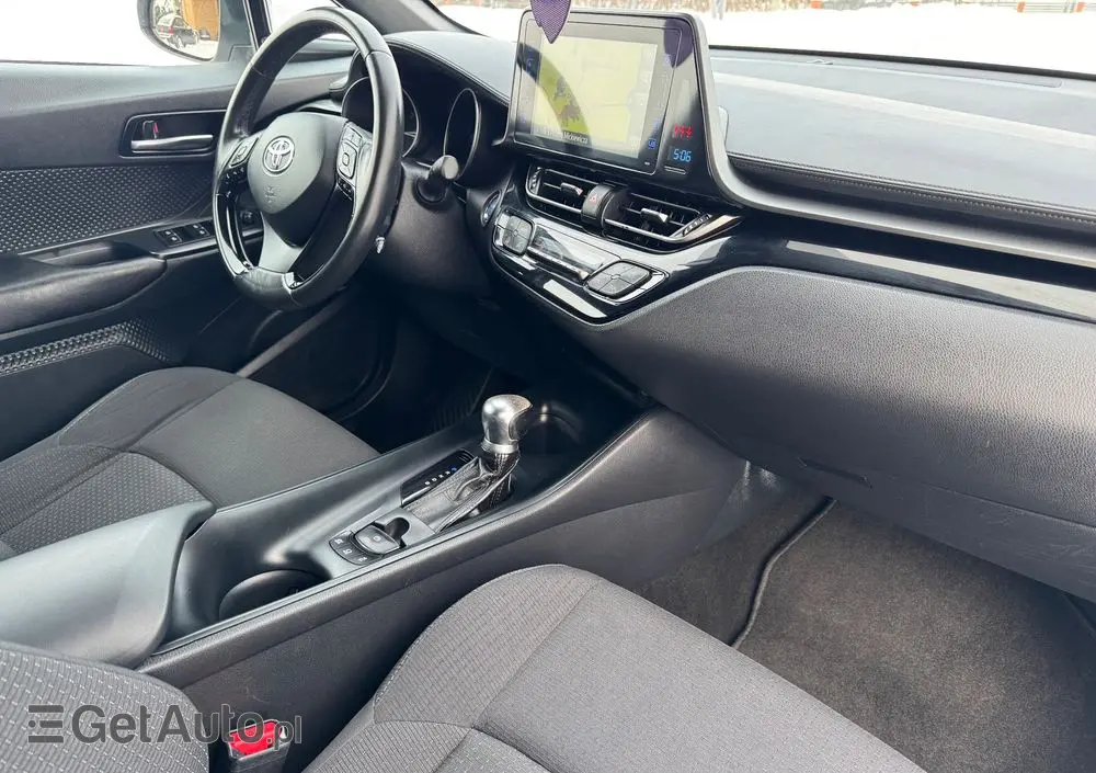 TOYOTA C-HR Style
