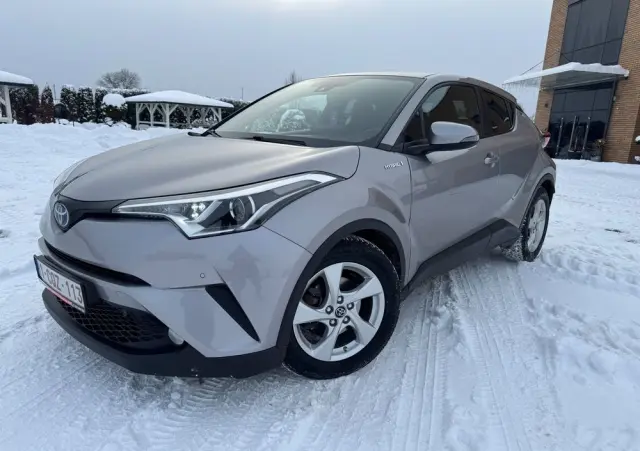 TOYOTA C-HR Style