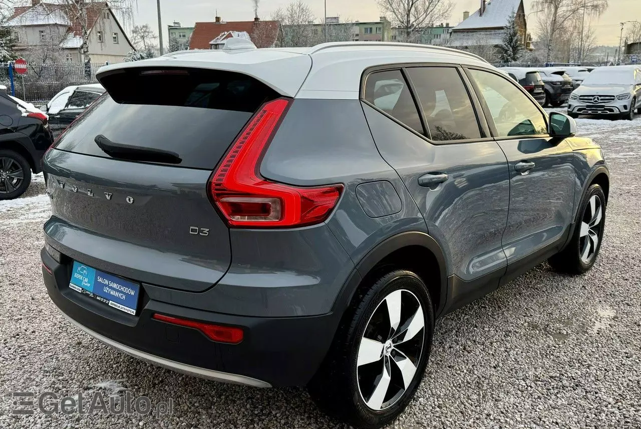VOLVO XC 40 D3 AWD Momentum Pro