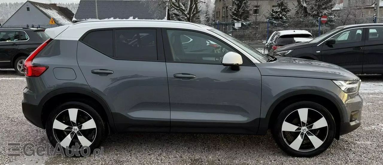 VOLVO XC 40 D3 AWD Momentum Pro