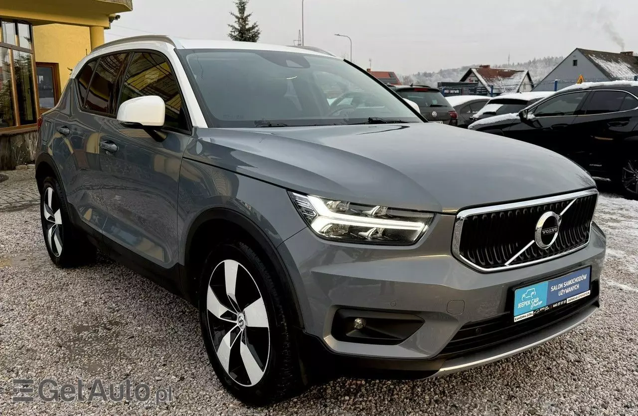 VOLVO XC 40 D3 AWD Momentum Pro